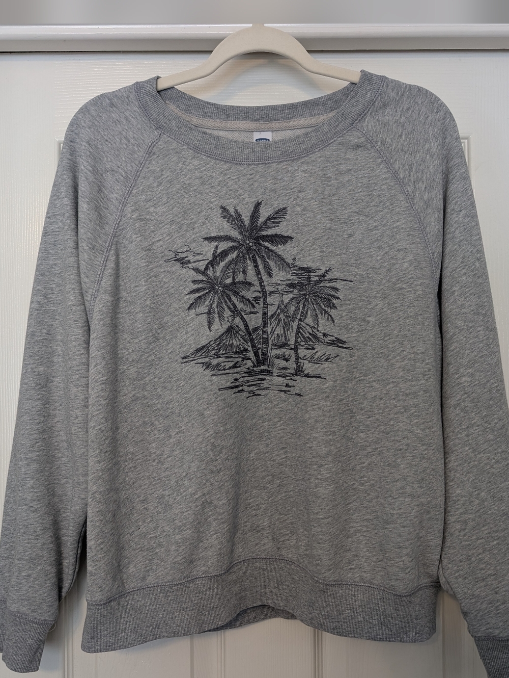 Old Navy Gray Crewneck Raglan Sweatshirt Palm Tree Embroidery Size Large